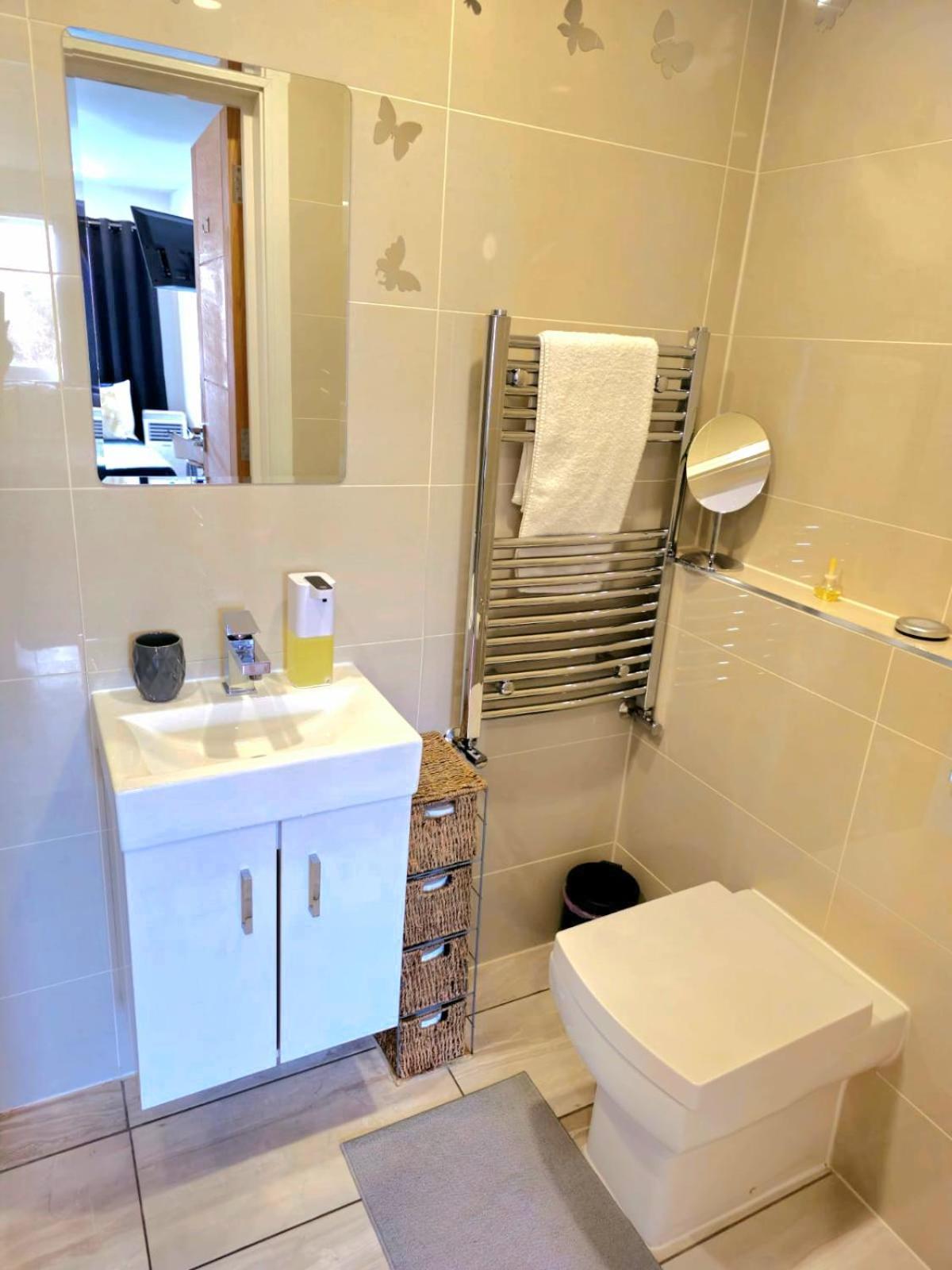 Penelope Ensuite Double Room Лондон Экстерьер фото