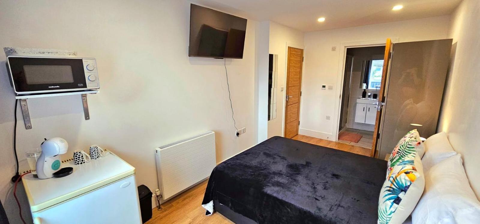 Penelope Ensuite Double Room Лондон Экстерьер фото